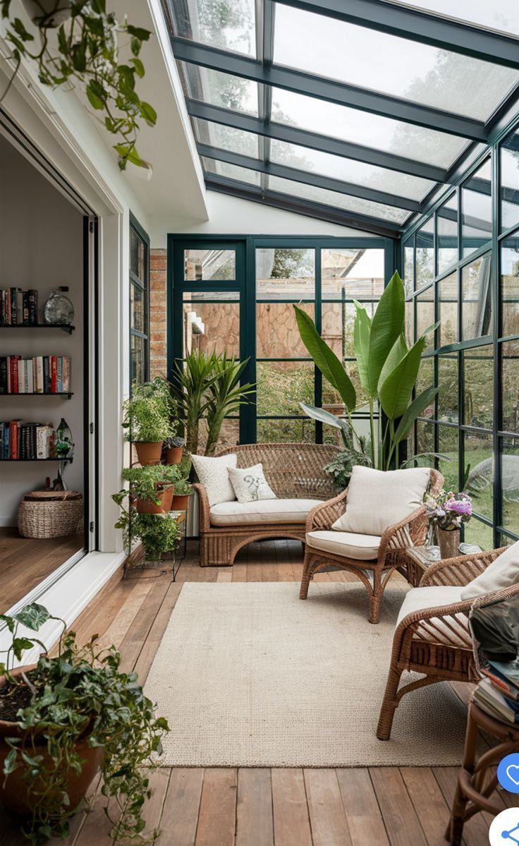 Modern cam kış bahçesi tasarımı, konforlu ve estetik yaşam alanı